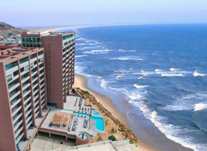 Luxury Beach Condo with Pool